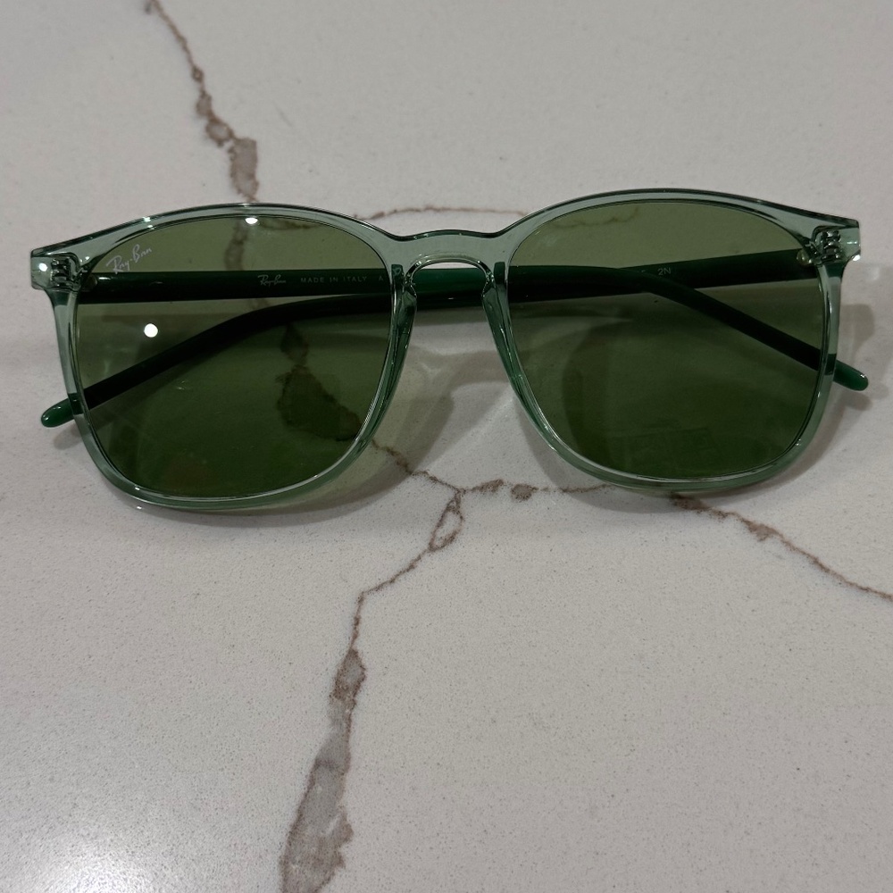 Ray-Ban Oversized Square Sunglasse RB4387